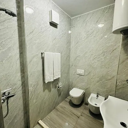 Apartment Beachside Haven - 1 Minute Away In Mali Robit, Golem, Durres *
